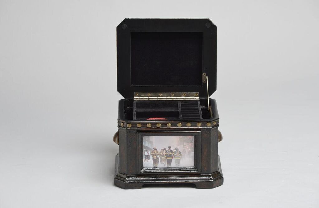 Freedom Memory Box / Urn